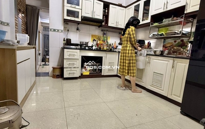 Mặt Tiền P.4 Tân Bình, Gần BV Thống Nhất Bảy Hiền, Giáp Quận 10 3. 76m2, 5Tầng chỉ 13.5 tỷ .